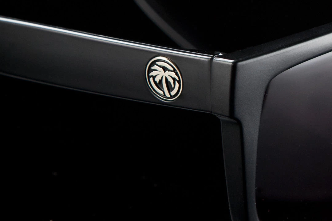 Arms: Black 5 Arms: Black - Image 3